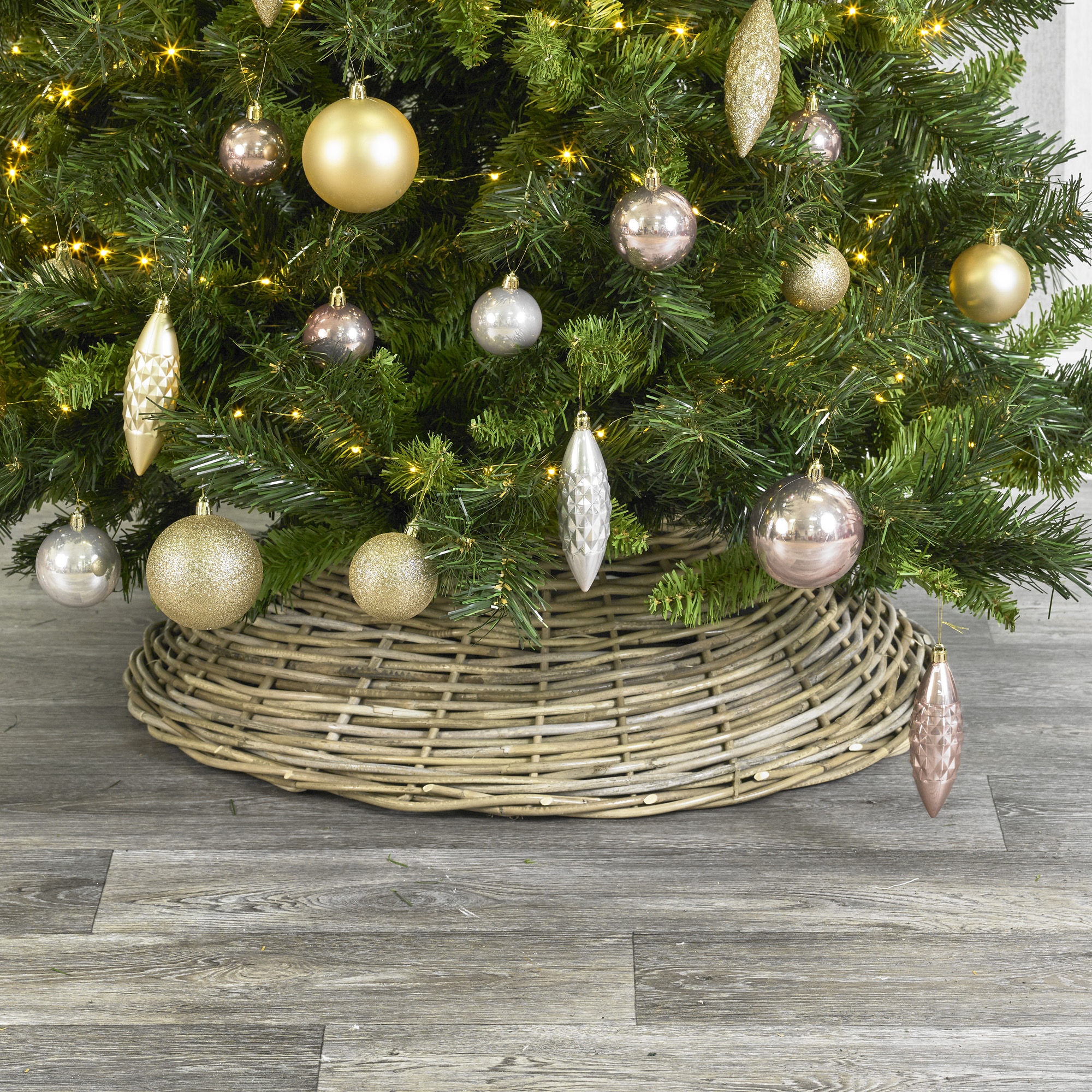 Wooden Tree Skirt 