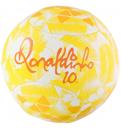 Ronaldinho 10. Footballs